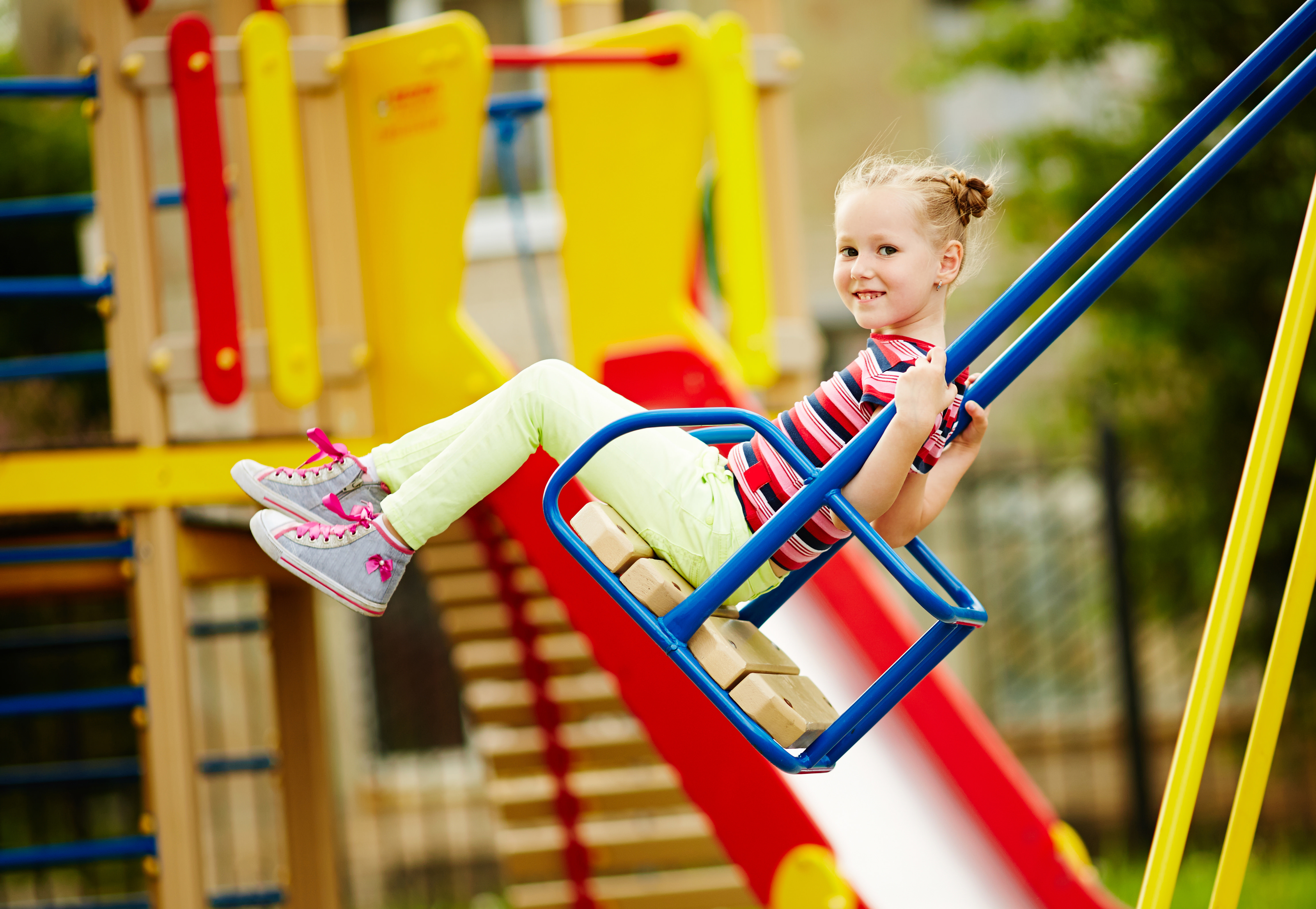 Игры на детской площадке — Playground | LingvaKids